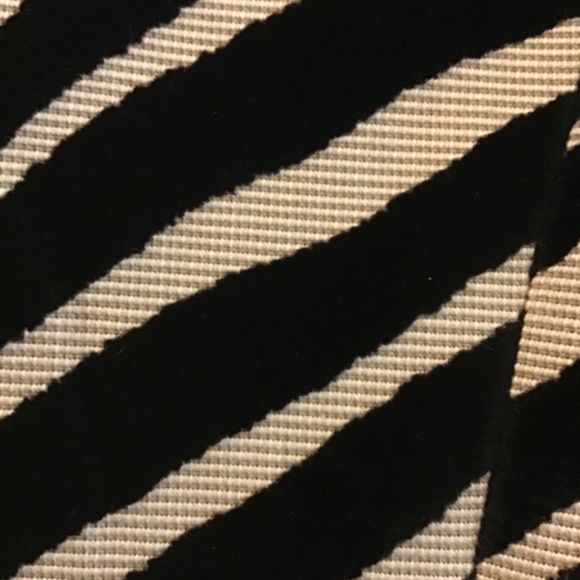 Beautiful black/beige zebra print 3/4 textured coat size S - Picture 6 of 9